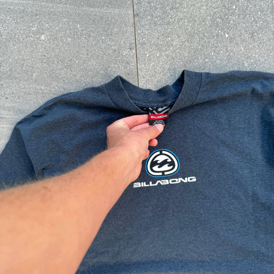 billabong tee - L