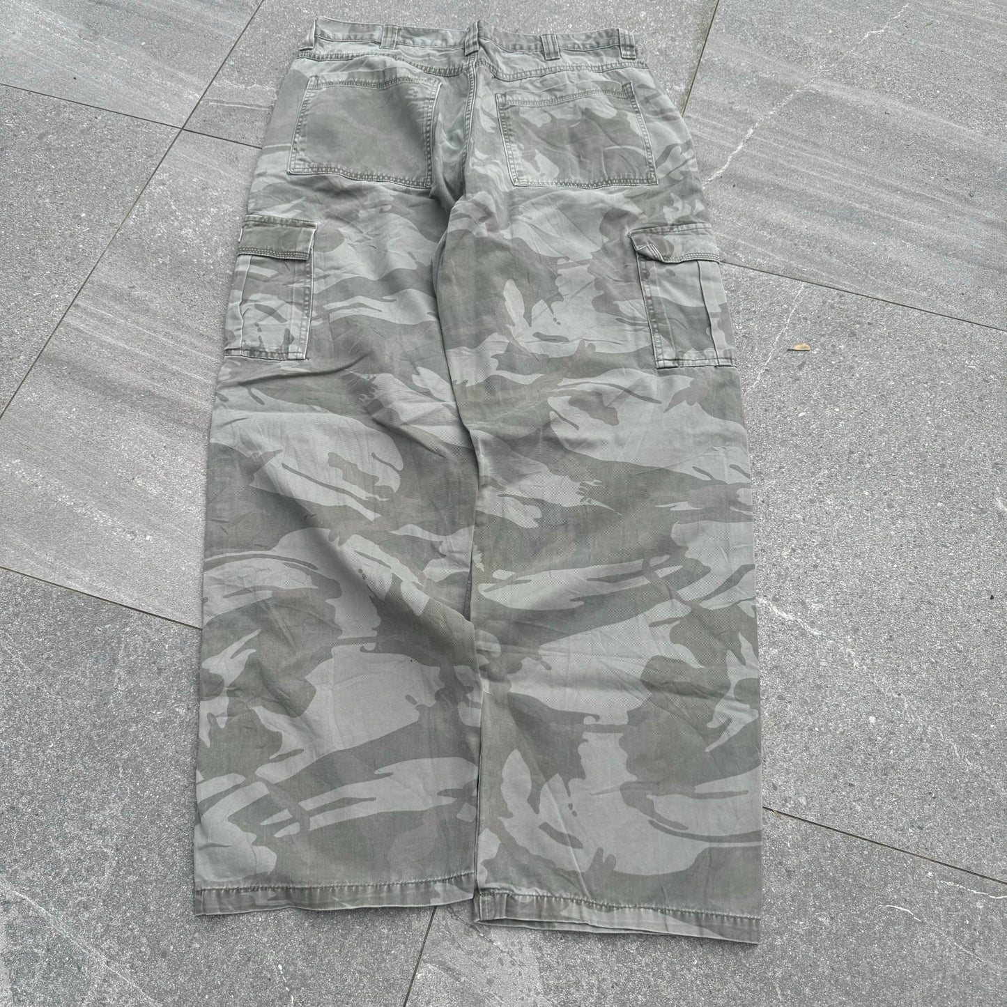 wrangler camos - 34x32”