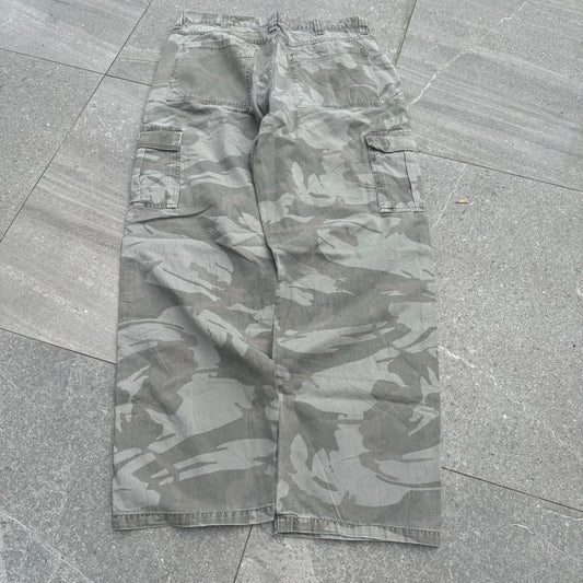 wrangler camos - 34x32”