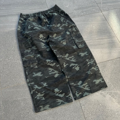 fattest camo pants i’ve ever seen - 36+ (elasticated waist)