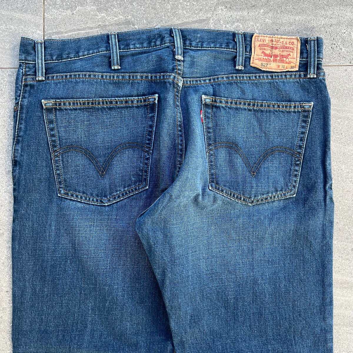 darkwash 527 bootcuts - 38x28”