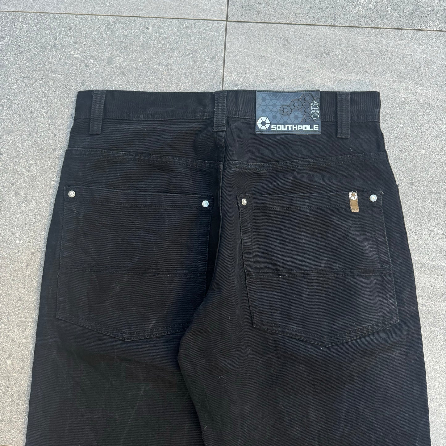 perfect everyday southpoles - 34x31”