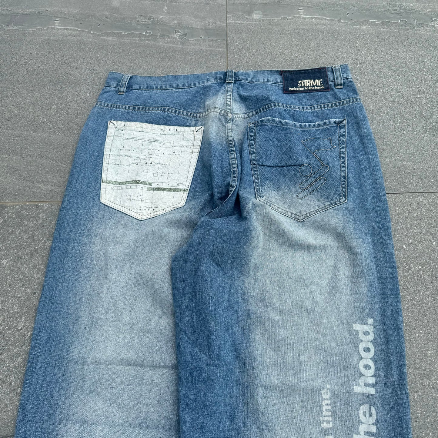 WELCOME 2 THE HOOD. 42x34”