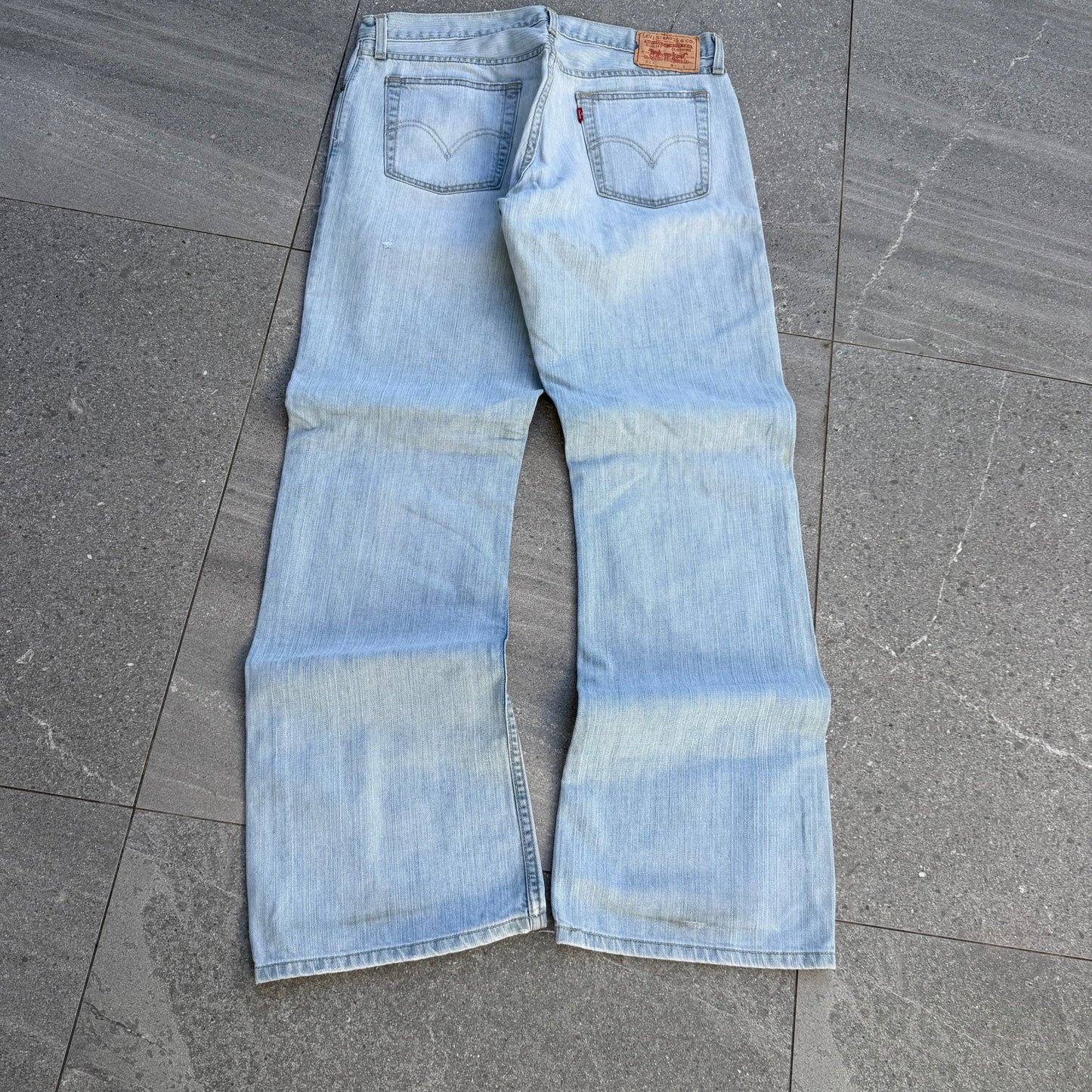 gggGOATED icewash levi’s - 34x33”