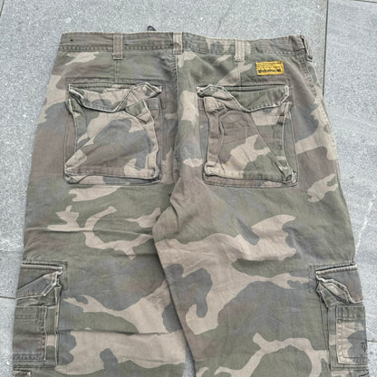 camo bootcuts (INSANE) 36x32”