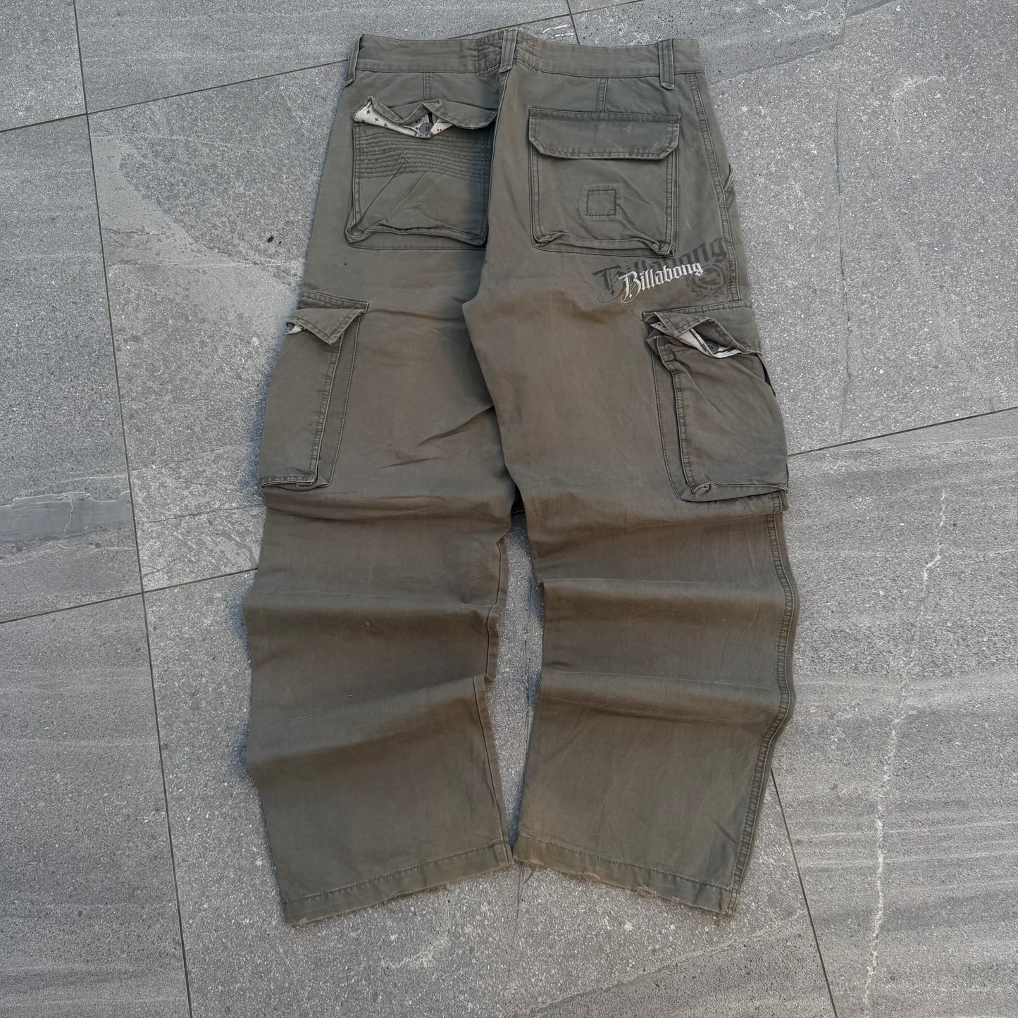 beautiful billabong army cargos ✌️ - 34x31”