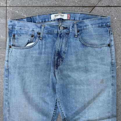levi’s 527 lightwash stackersss - 36x34”