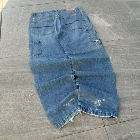 PHAT eckos - 36x32”