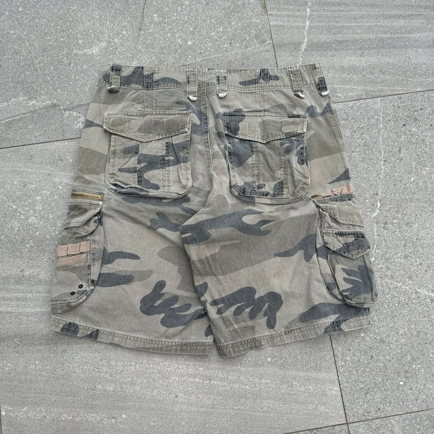 faaaat tactical camo cargos - 36x11”