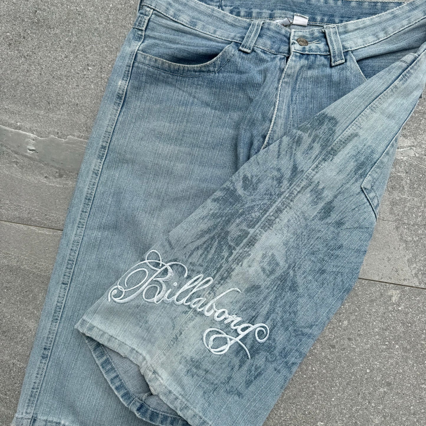 beautiful billabong jorts - 32x14”