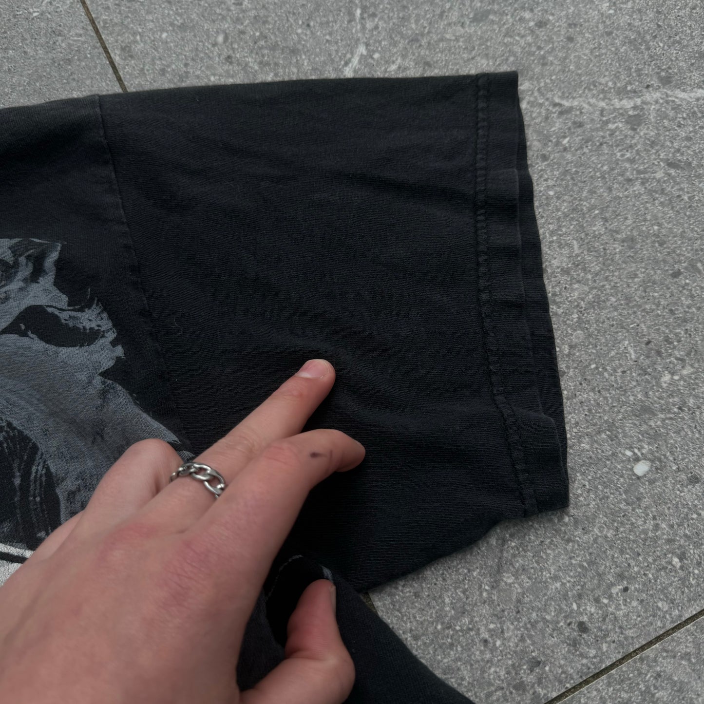 skin industries tee - L