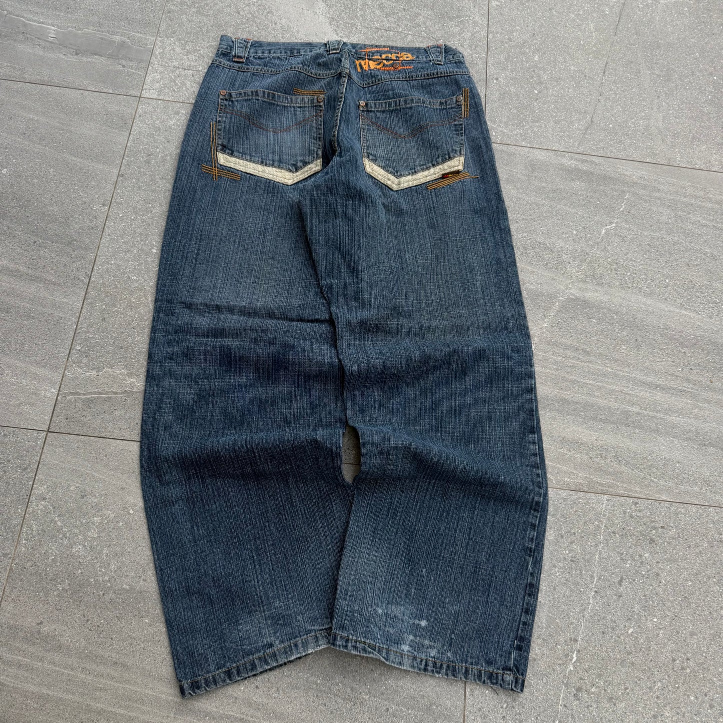 the greatest mecca jeans out. 36x32”