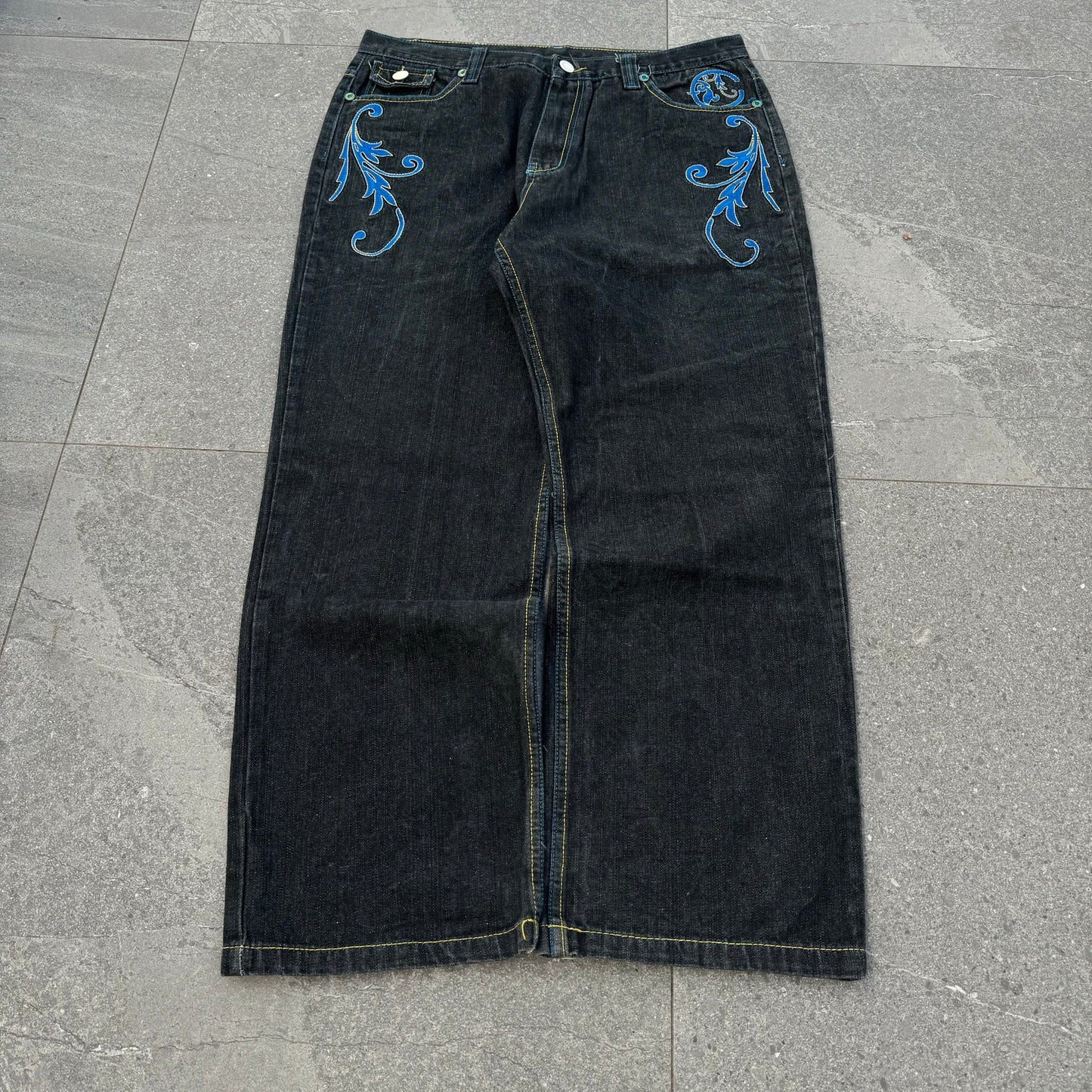 gorgeous coogi jeans - 38x31”