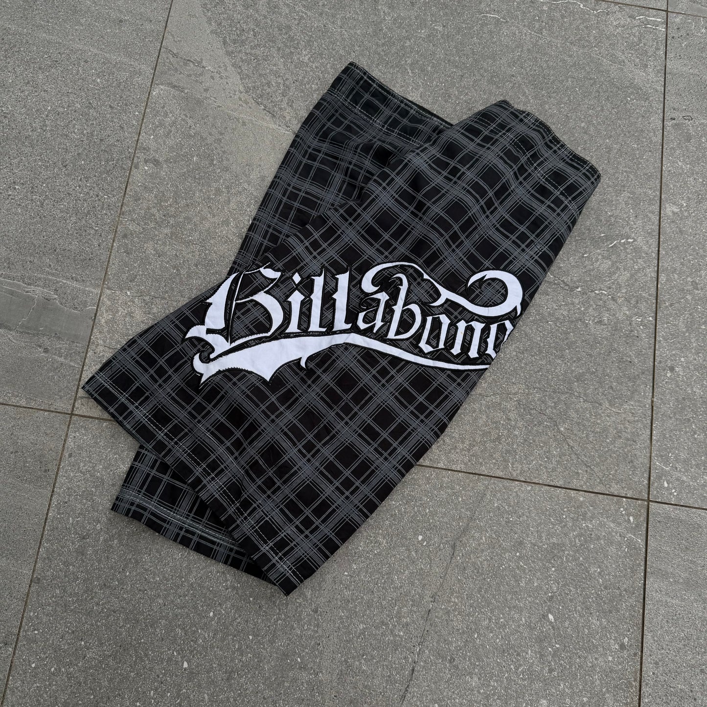 grail billabong plaids - 34”