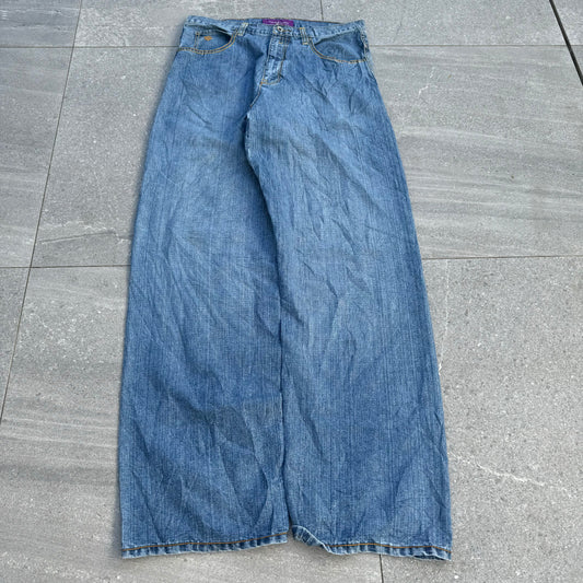 my iron SUCKS rocawear beaters - 35x34”