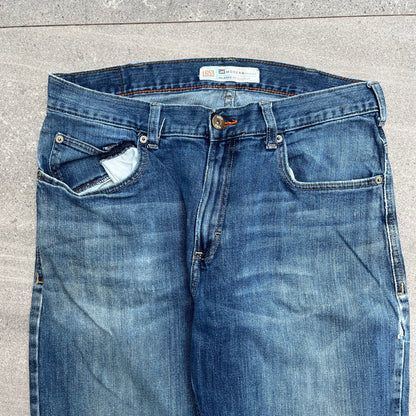 just a great everyday tidy pair of lee bootcuts - 32x32”