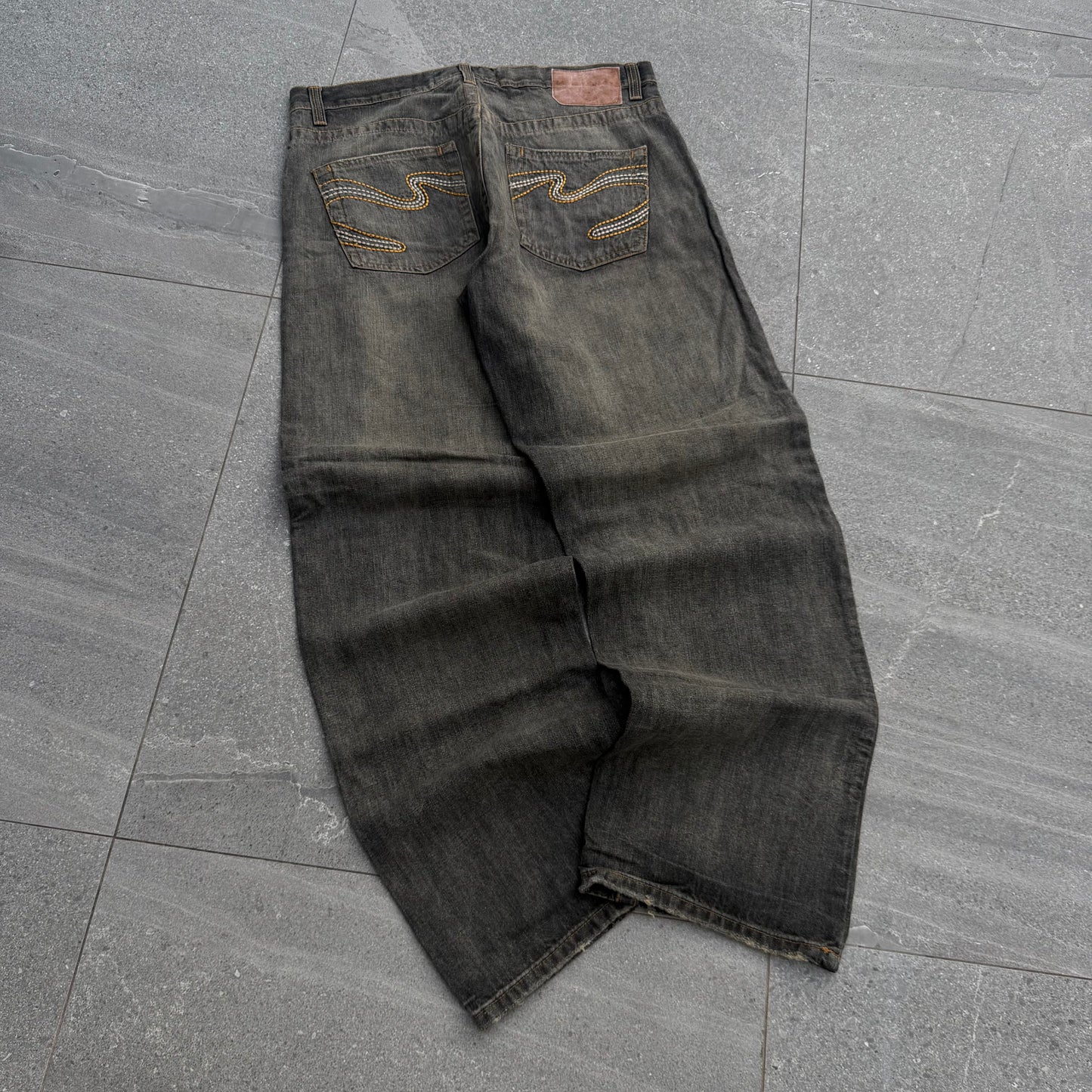 the GREATEST mecca jeans. 36x32”