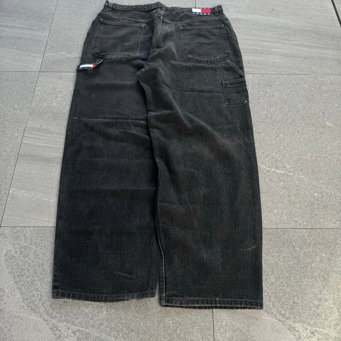 huge tommy’s - 40x34”