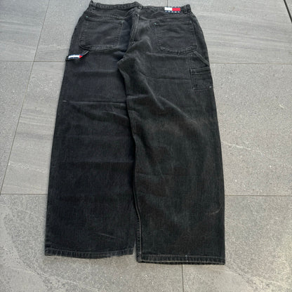 huge tommy’s - 40x34”