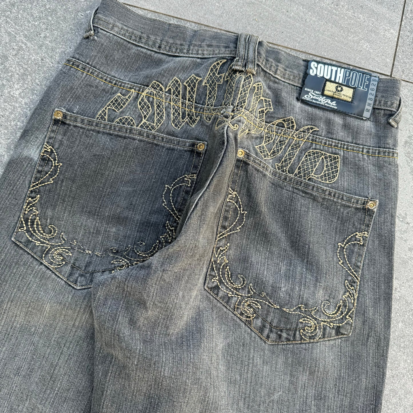 southpole gold text jeans - 30x30”