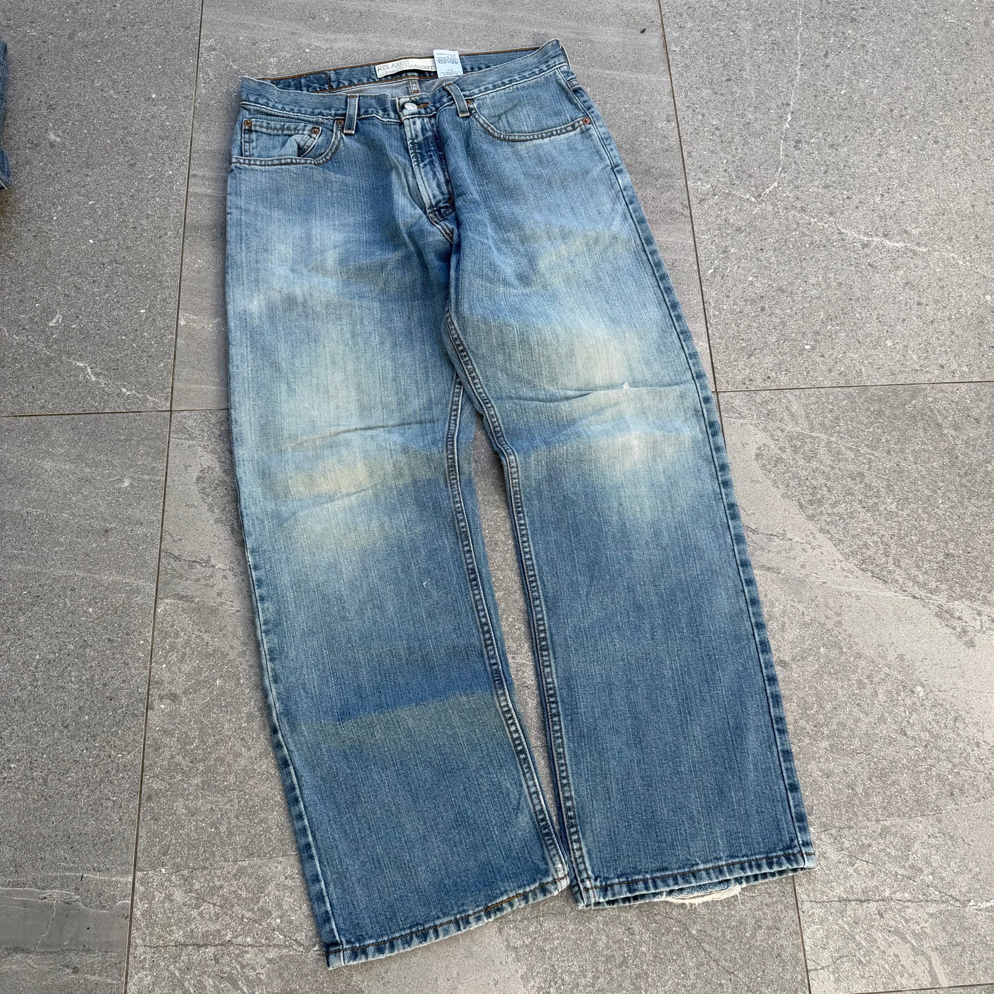 genuinely perfect fitting levi’s 559 - 32x30”