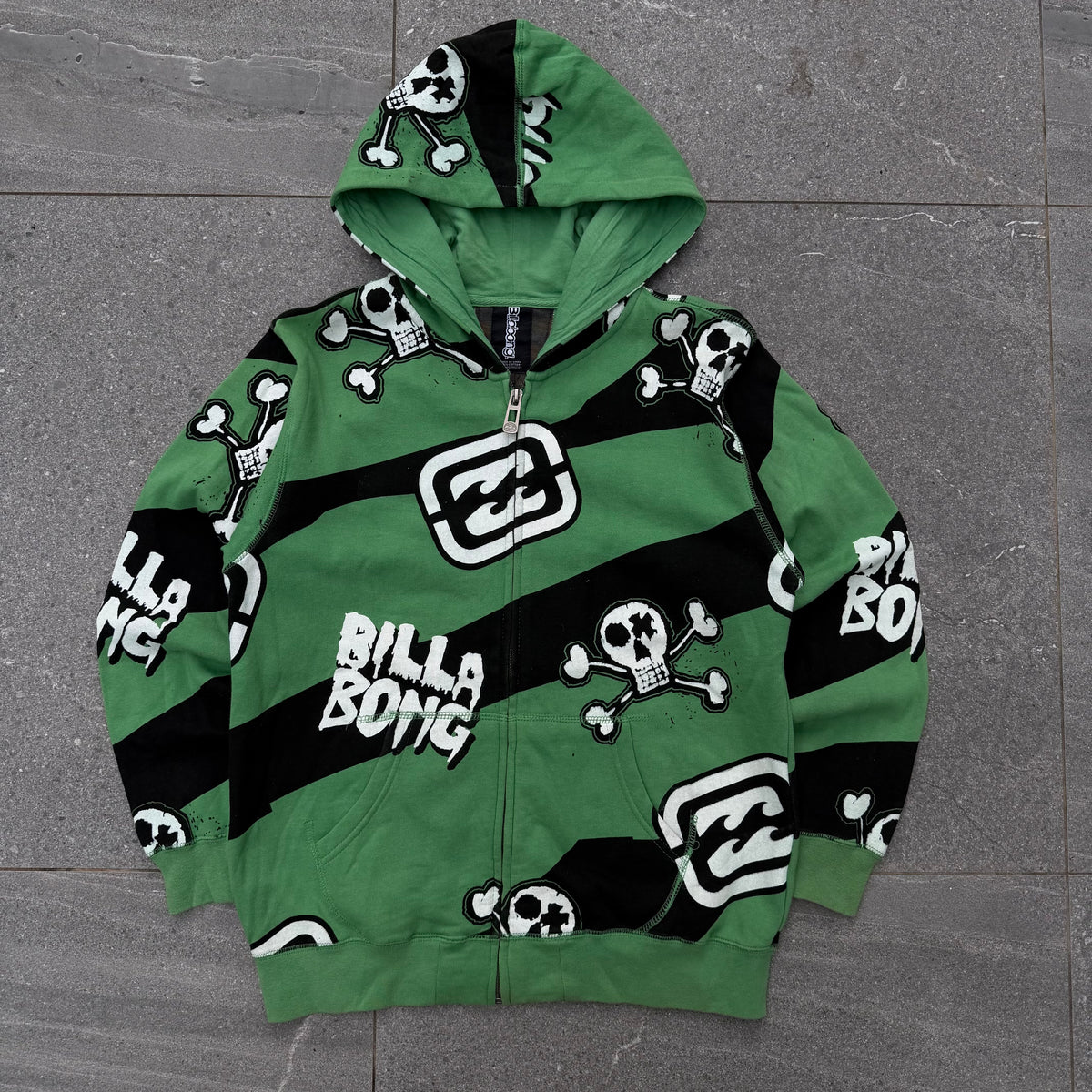 yep goated billabong skull zip - S