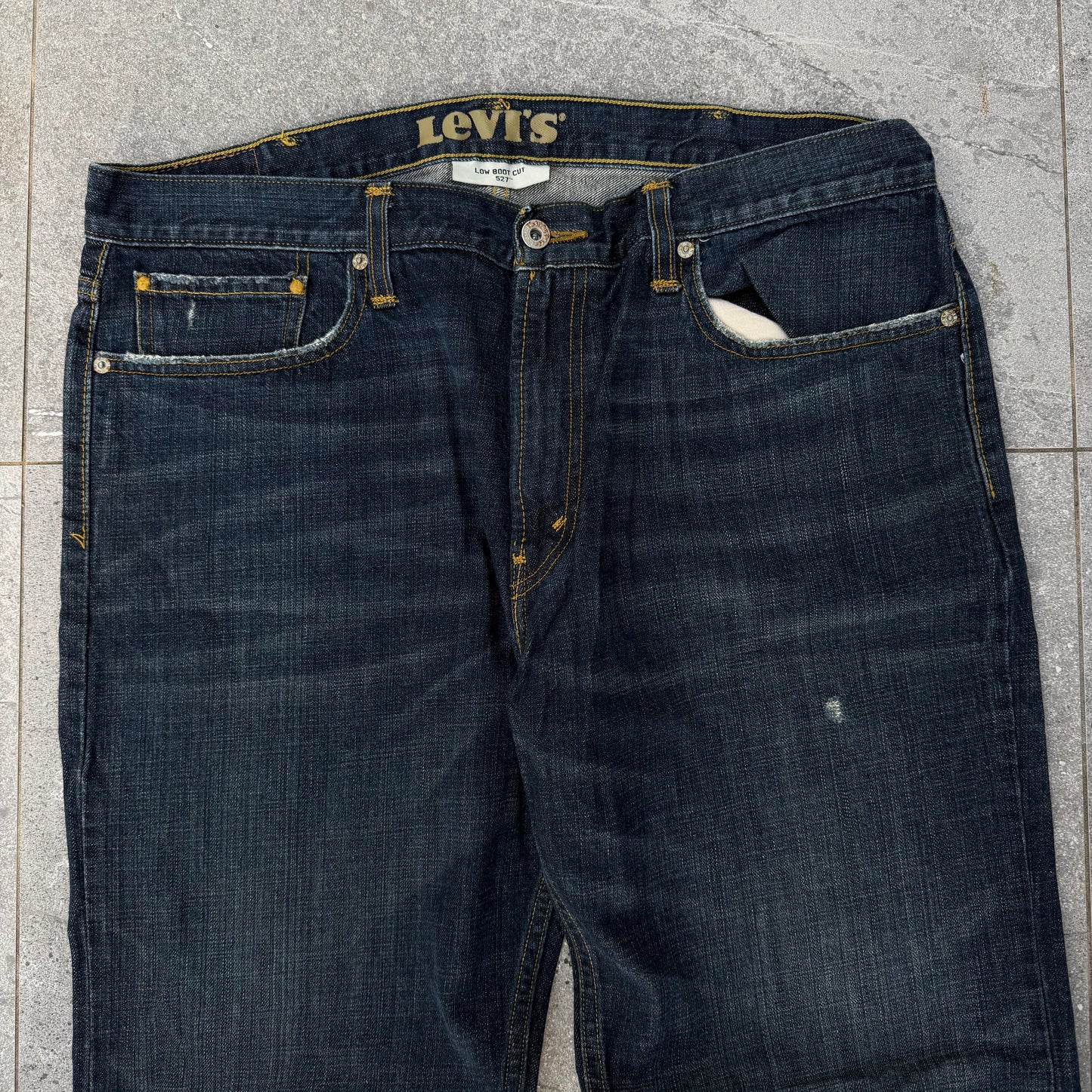 gorgeous deep wash levi 527 bootcuts - 38x32”