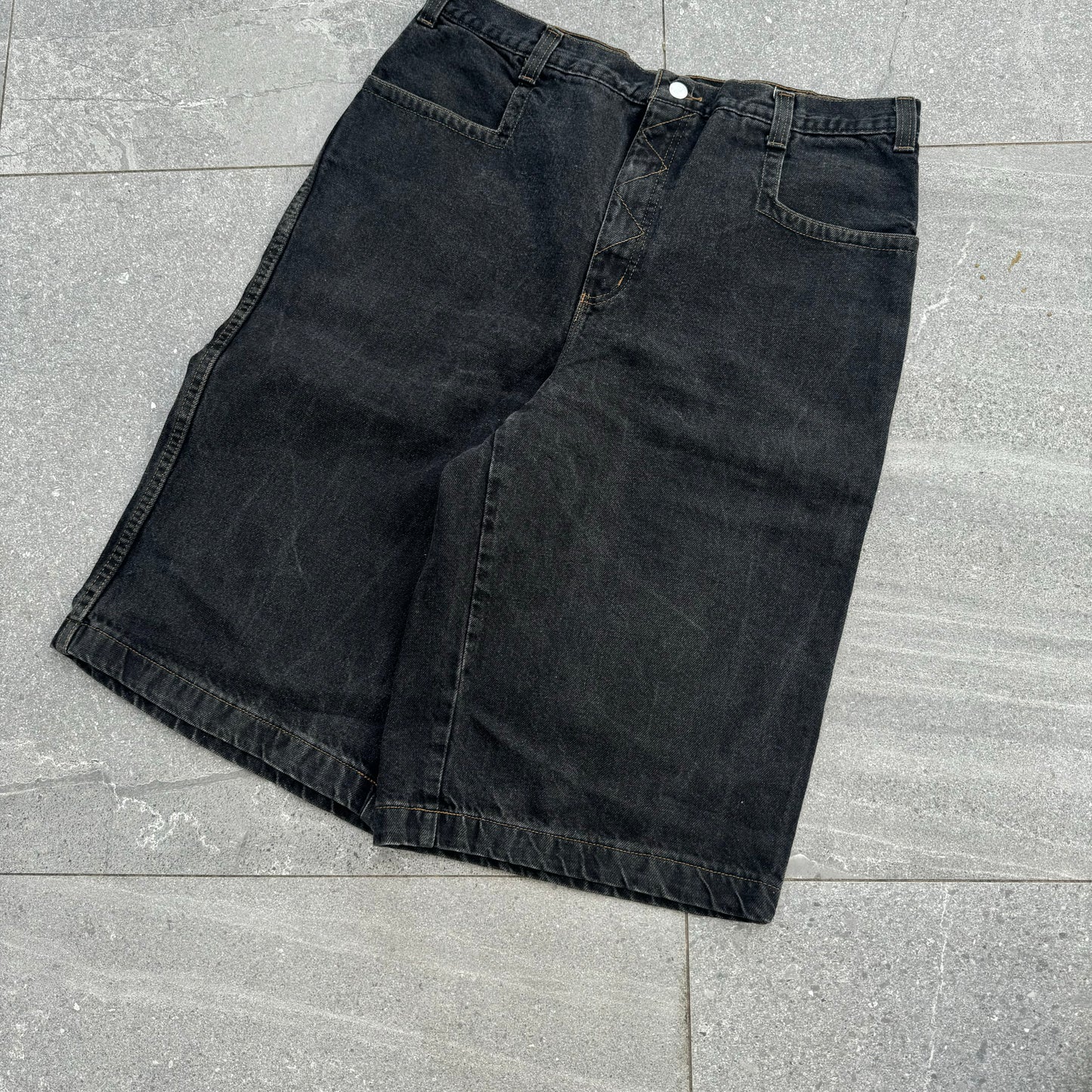 PERFECT 90s zonz jorts - 36x14.5”