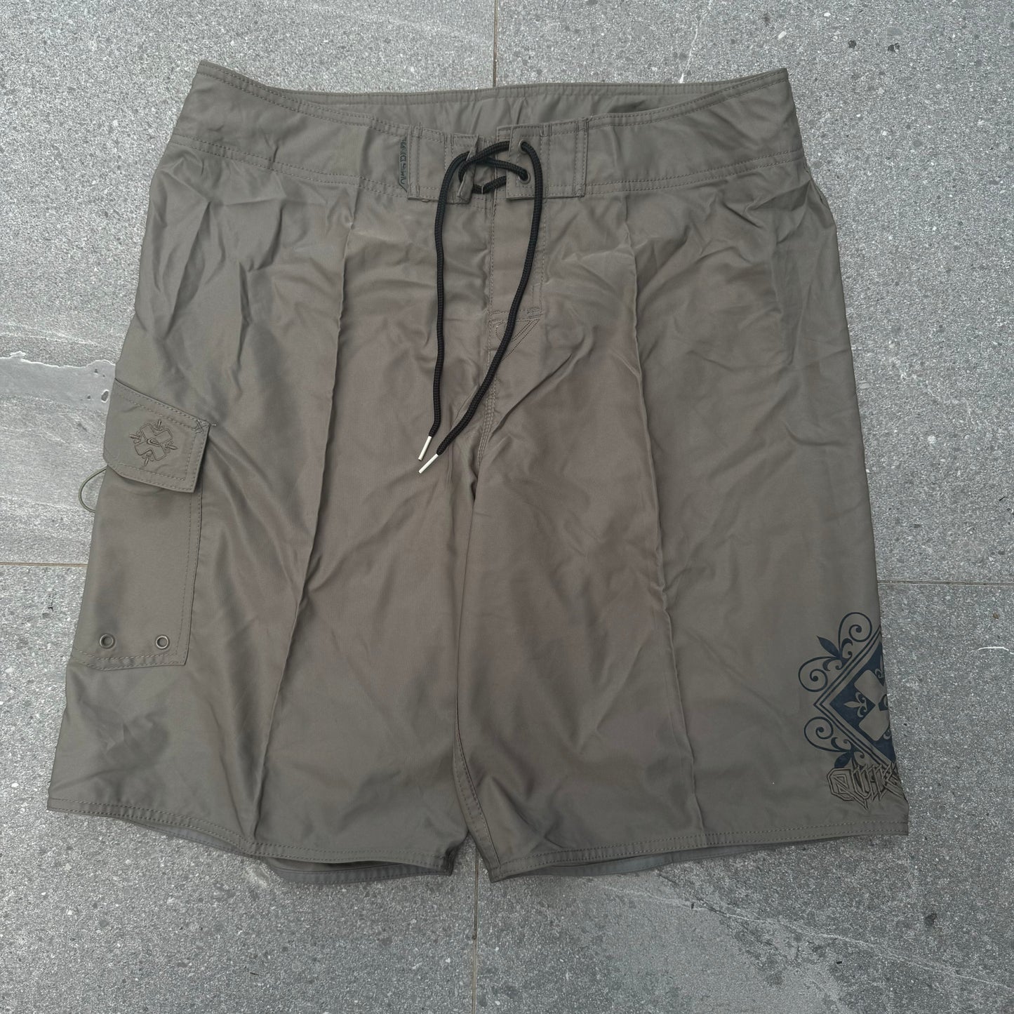 quiksilver boardies - 36x11”