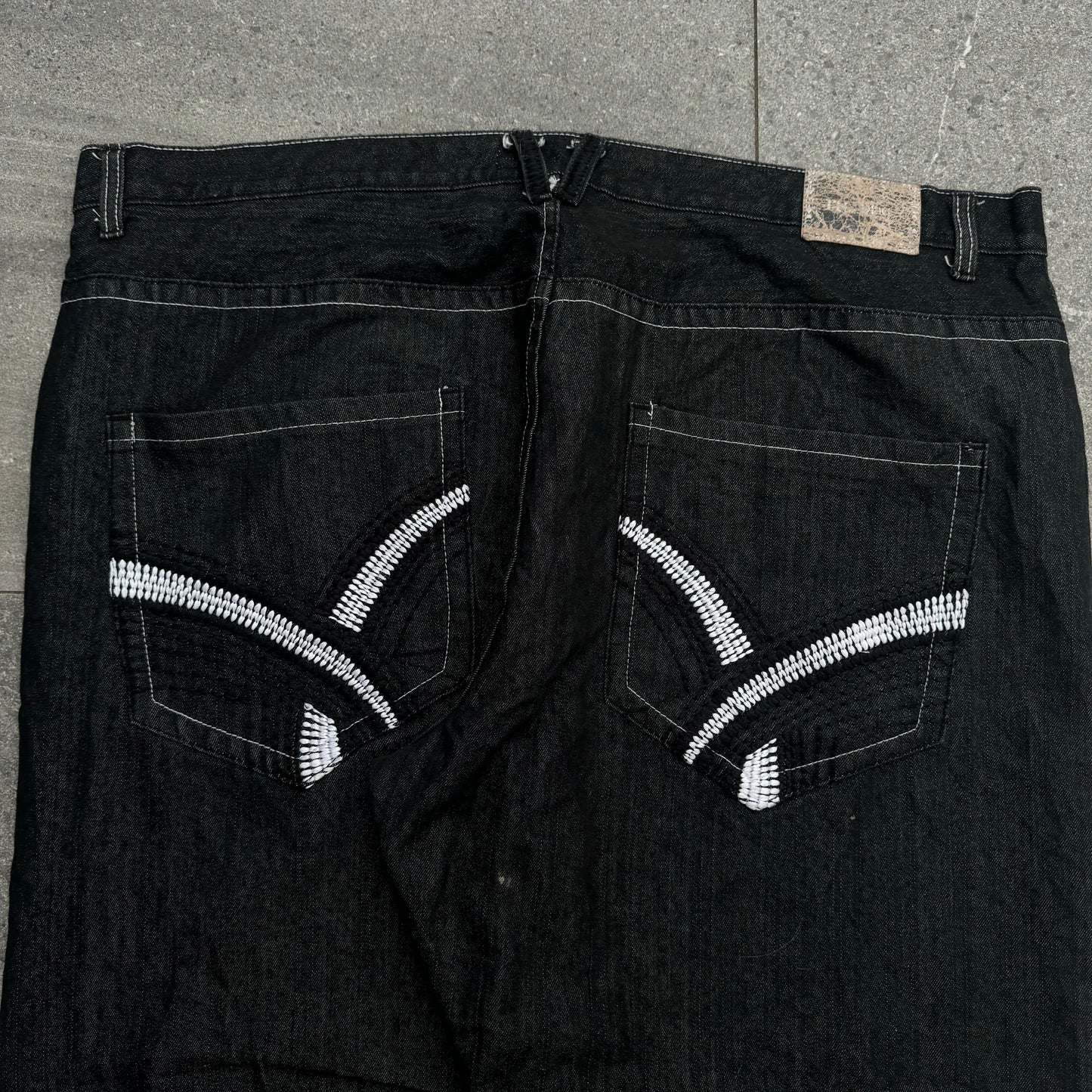 size 50 jeans ☠️☠️☠️ 50x33”