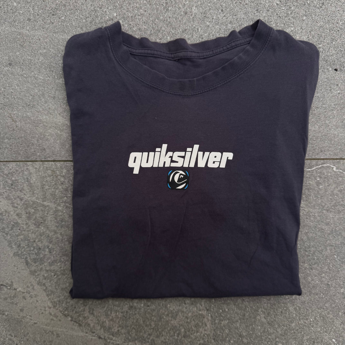 quiksilver tee - M