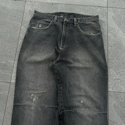 delf jeans - 42x32” (can fit most sizes tho)