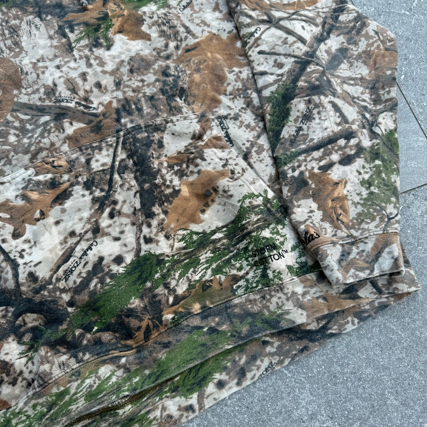 cabelas realtree hoodie - fits L/XL best imo