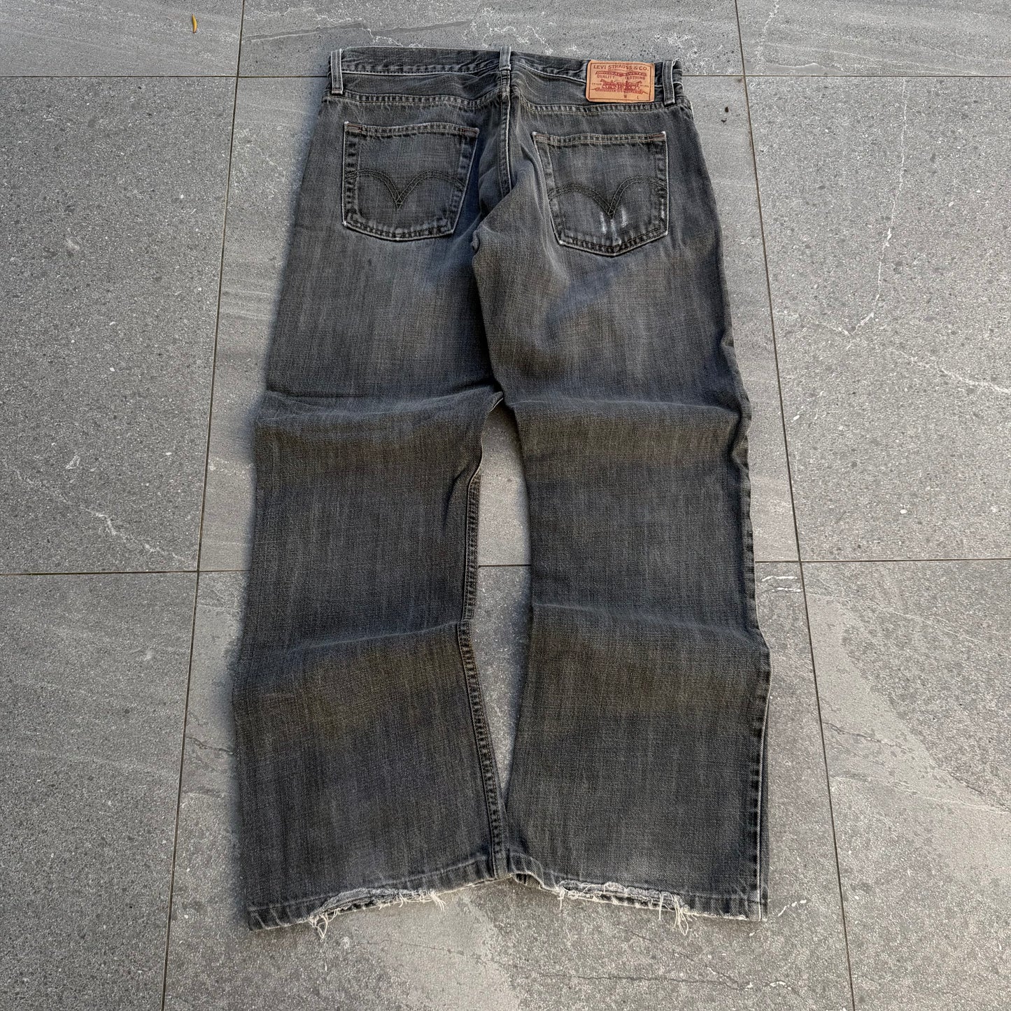 beautiful faded 527s - 32x30”
