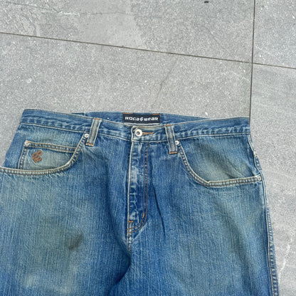 wowwww such a good pair of rocawear 💕💕💕💕 36x32”