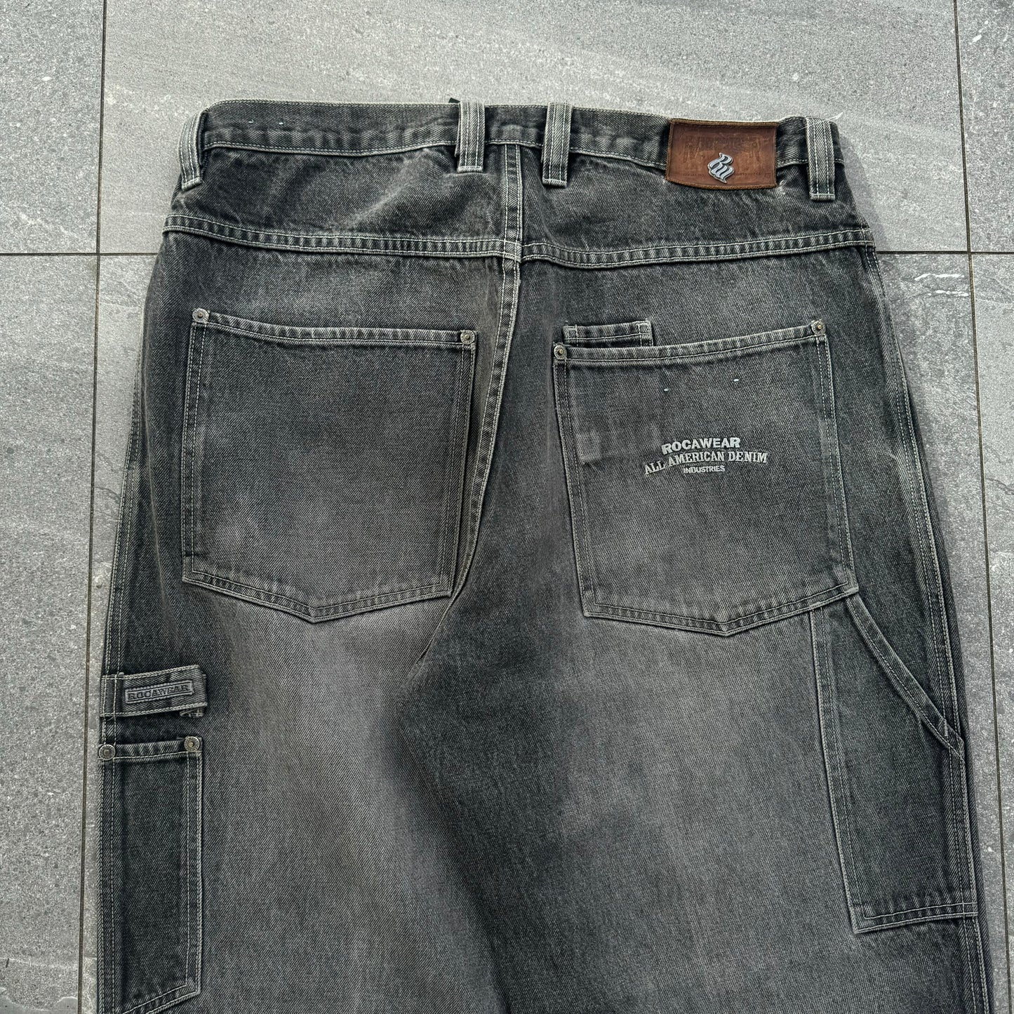 beautiful rocawear jeans - 36x32”