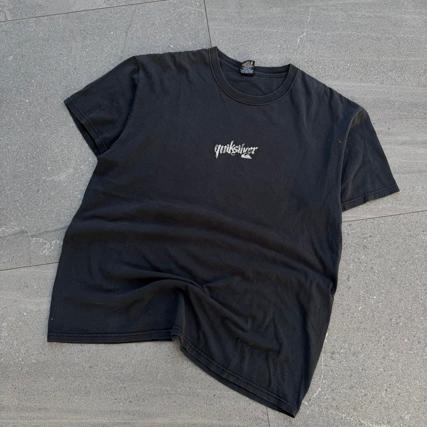 fade on this quiksilver goes crazy - L