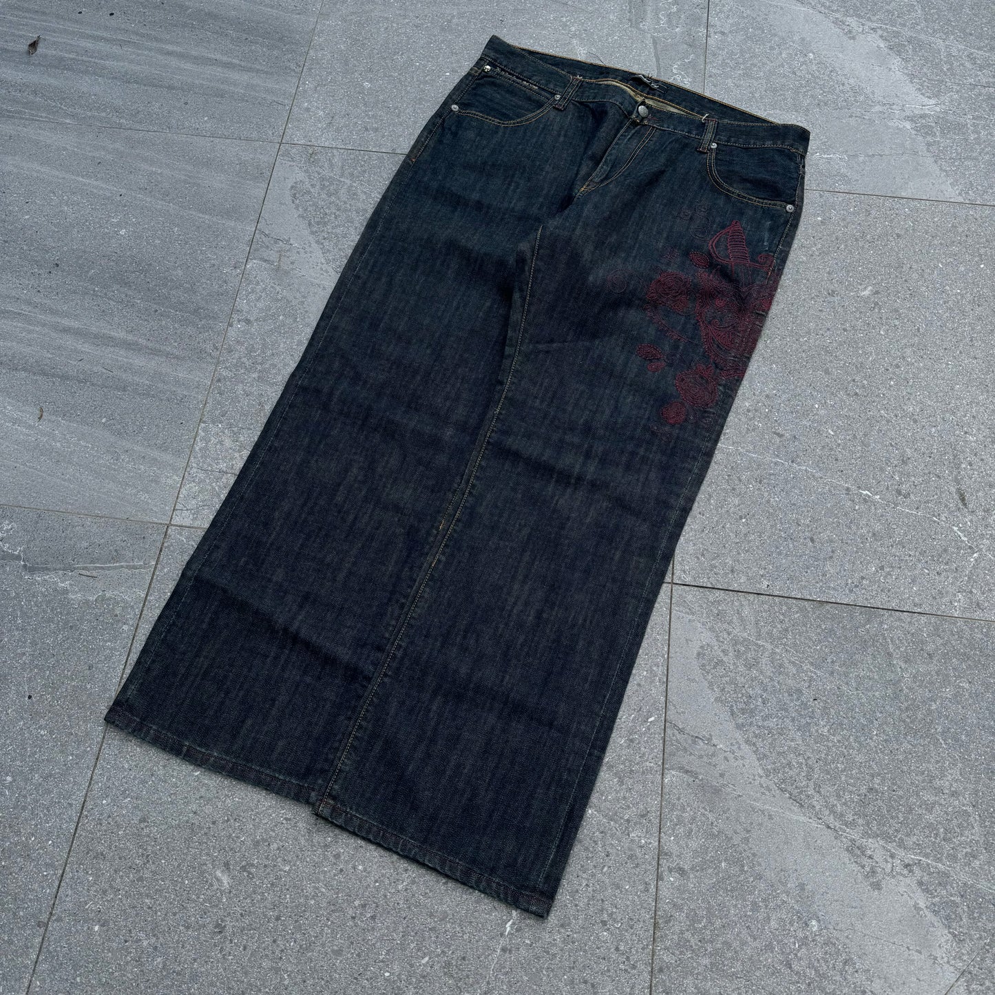 insane ecko raw jeans - 38x32”