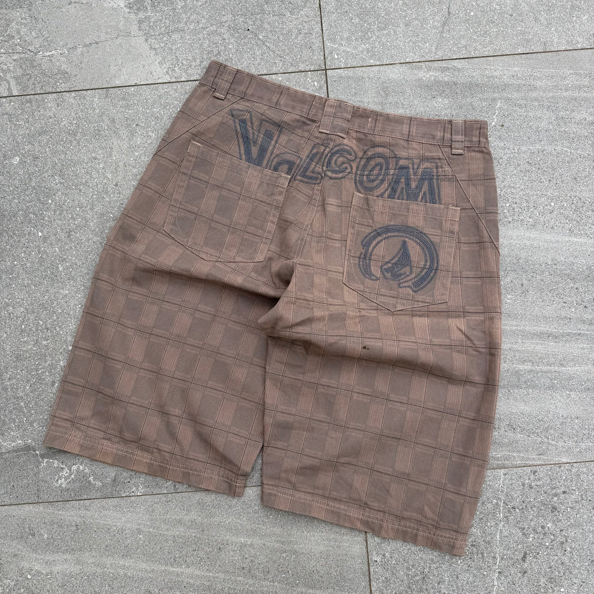 chimney volcom shorts 🧱 - 34”