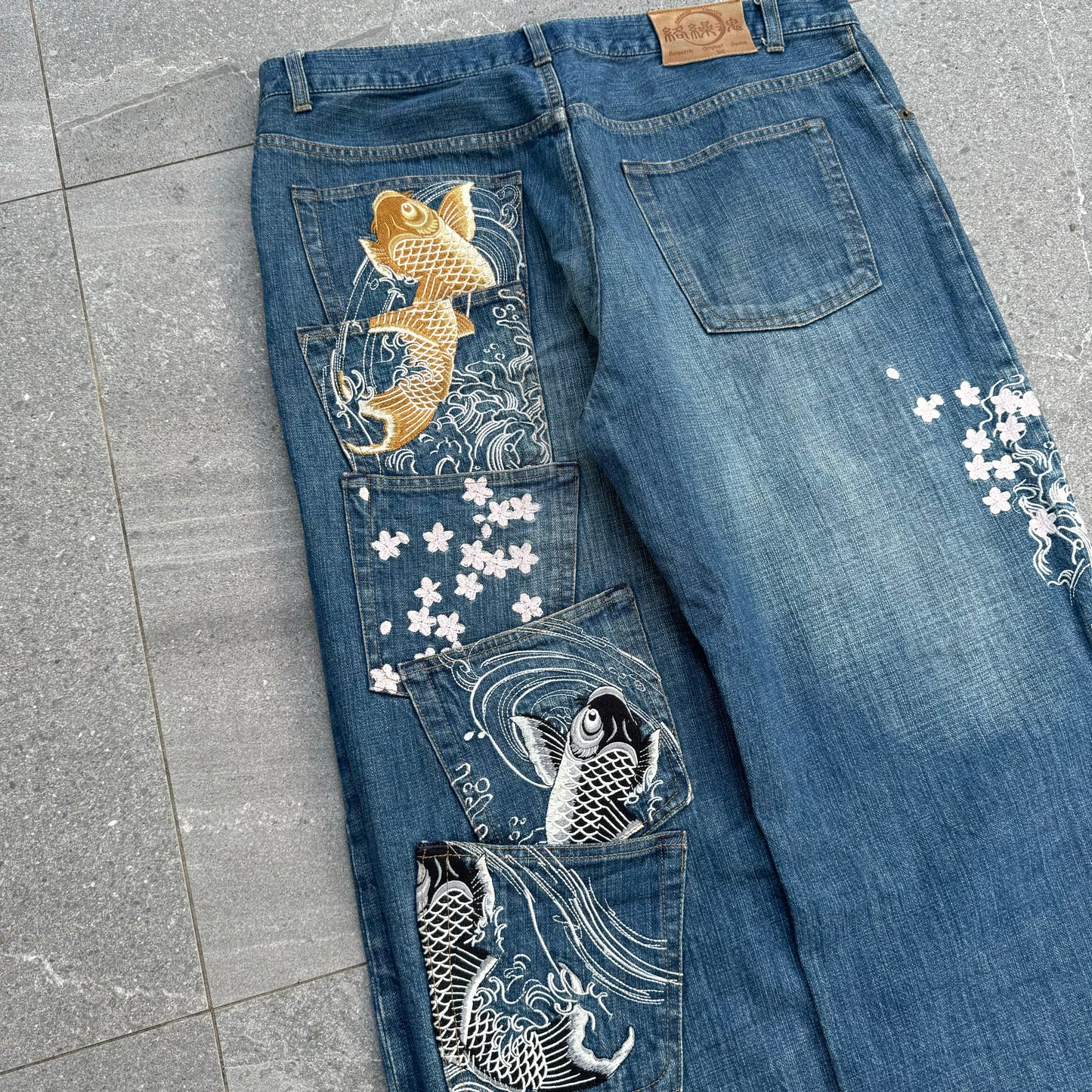 karakuri multi pocket jeans - 38x33”
