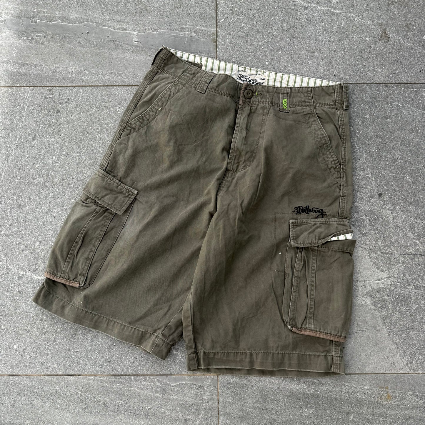 the PERFECT billabong shorts.  - 34”