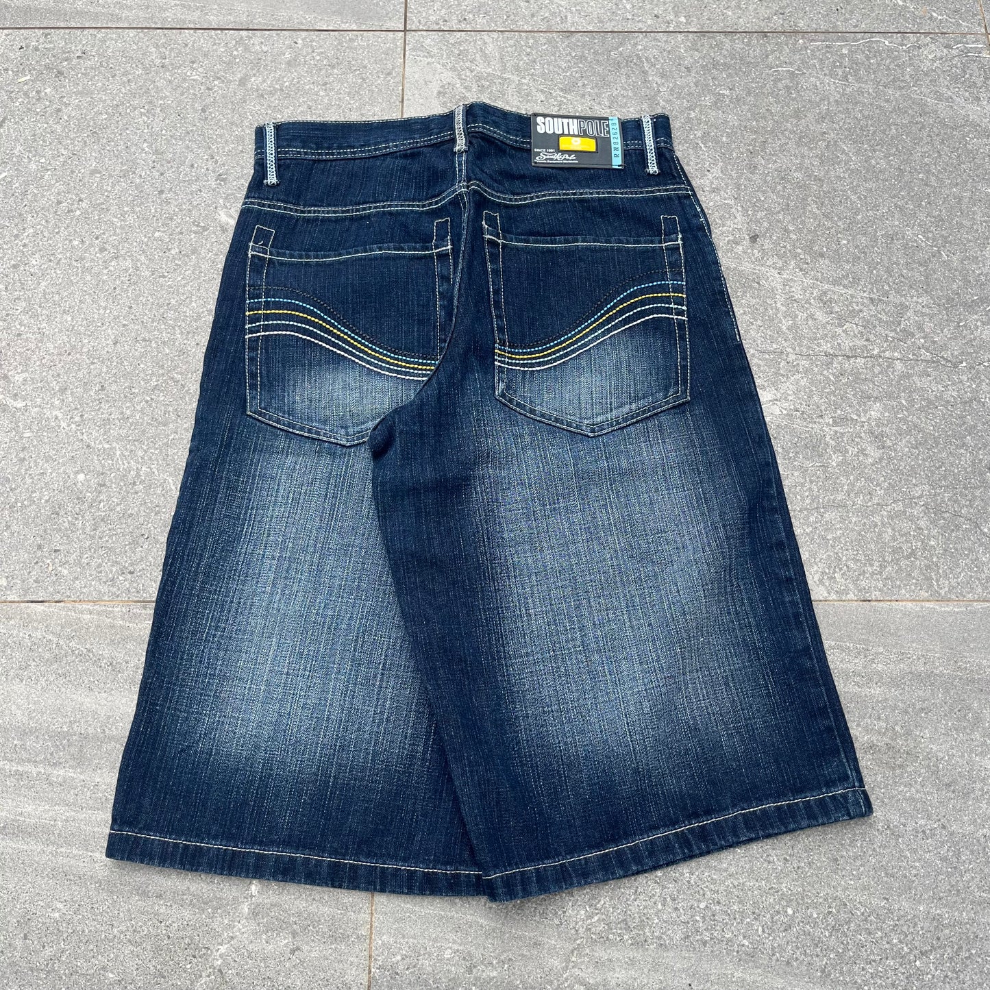 beautiful yellow tab embroidered jorts - 32x16”