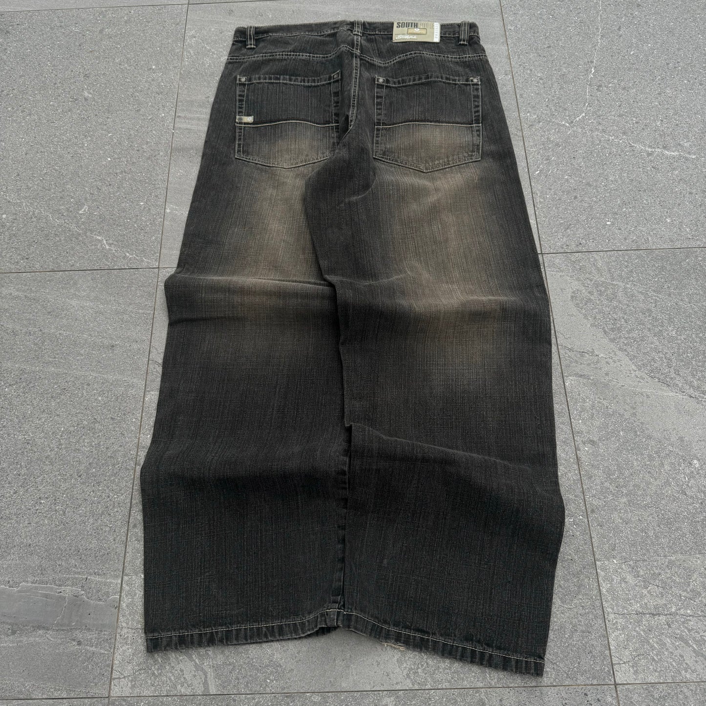 grail southpole sand fades - 37x33”