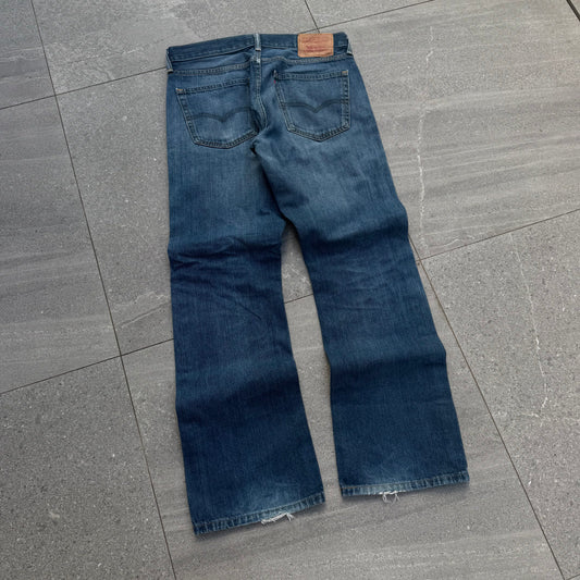 beautiful dark wash levi’s - 32x30”
