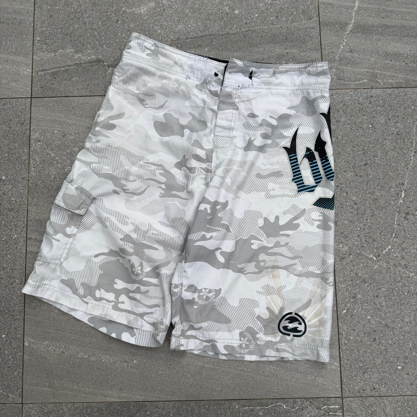 looooong af backhit billabong boardies - 33”