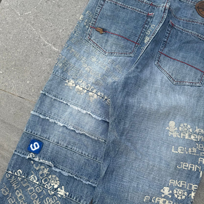 beast beast beast akademiks LOOK AT THE WASH + DETAILS YOOOO 36x32”