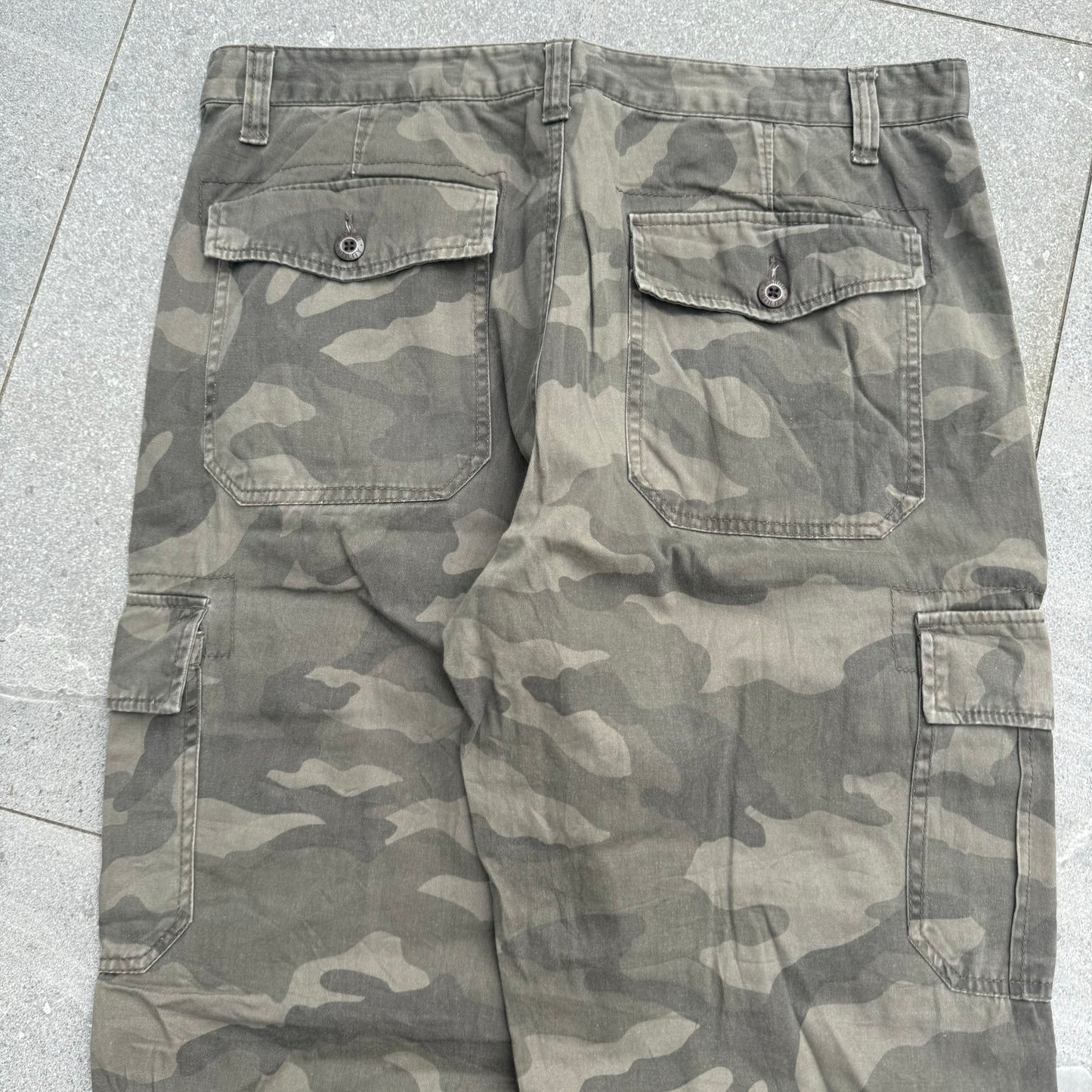 camo pants - 36x32”