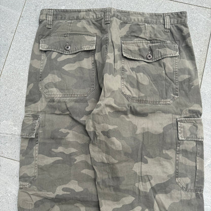camo pants - 36x32”