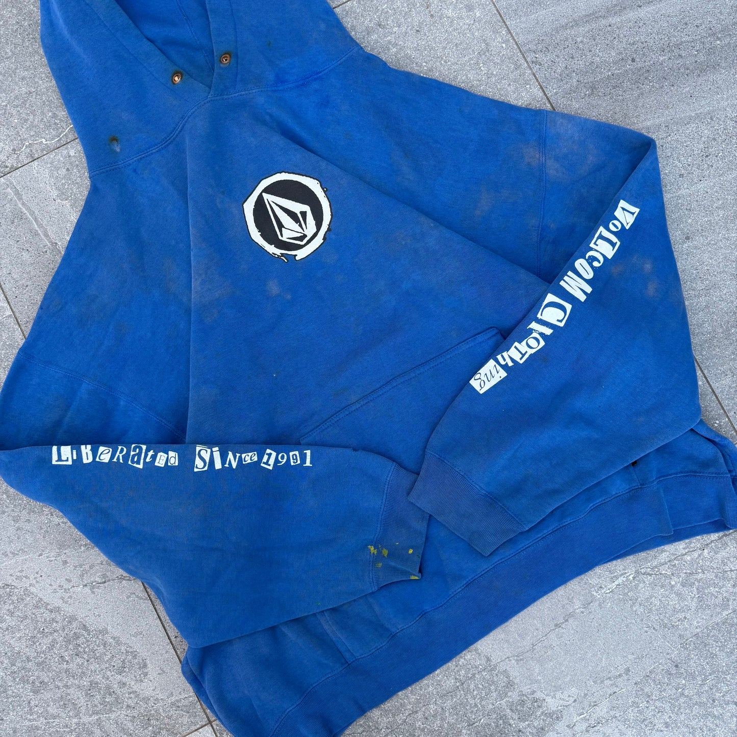 thrashed volcom hoodie - XL