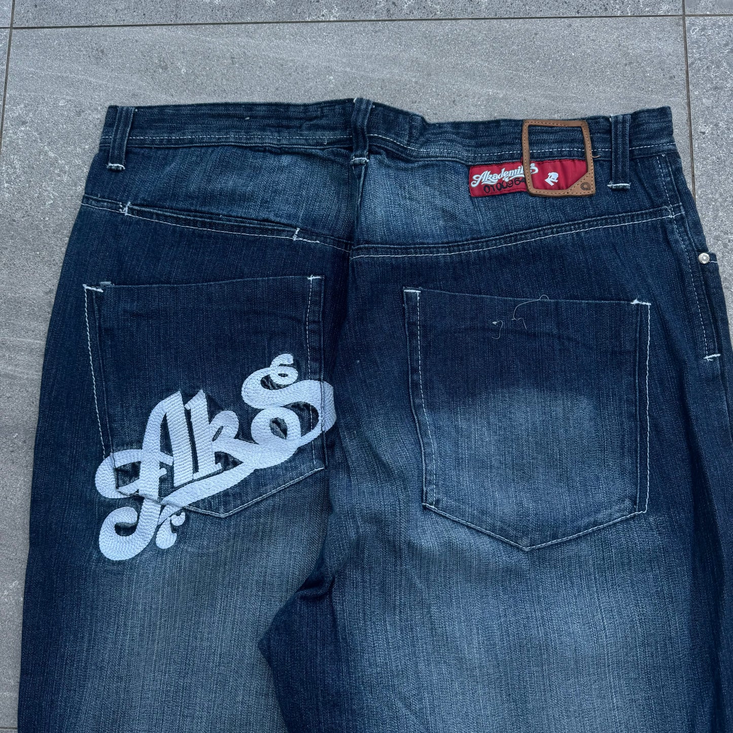 hard akademiks jeans - 38x34”